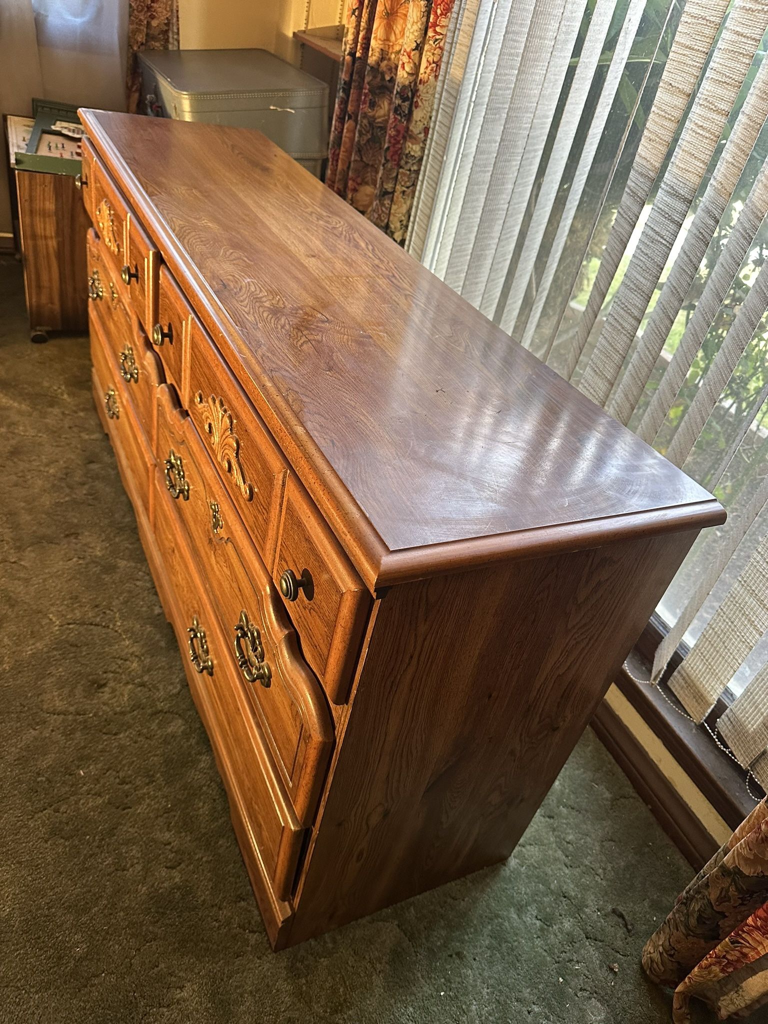 Dresser
