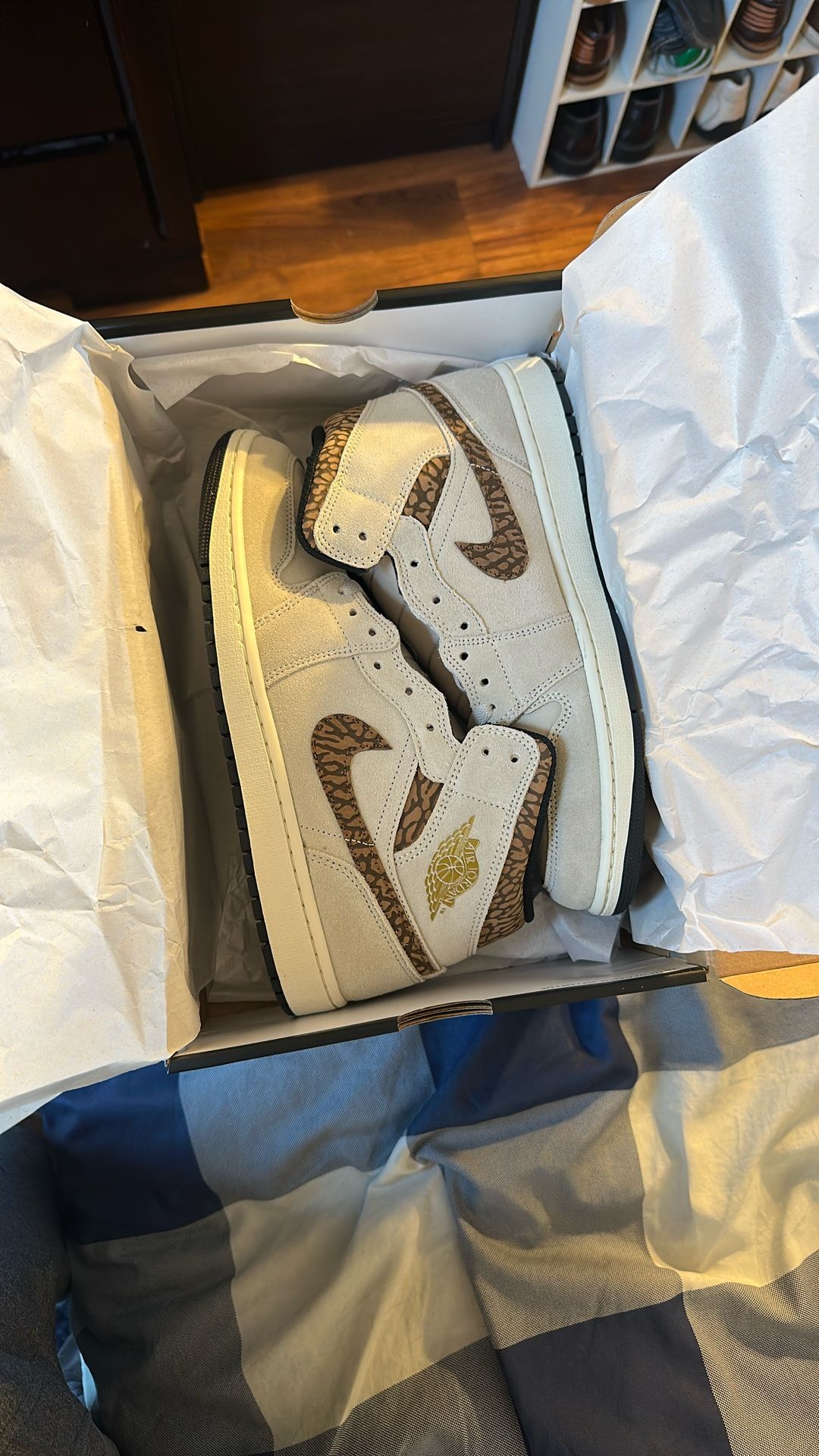 Air Jordan 1 Mid  SE 