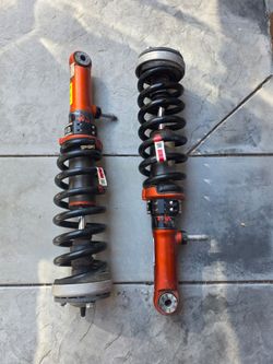 Ford Raptor Live Valve shocks with 1.75 inch lift spacer