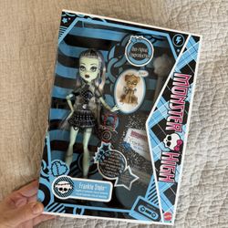 New 2024 Mattel Monster High - Creeproduction Boo-riginal Doll -Frankie Stein