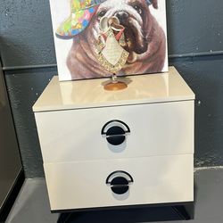 NIGHTSTAND LIGHT CREAM GLOSSY