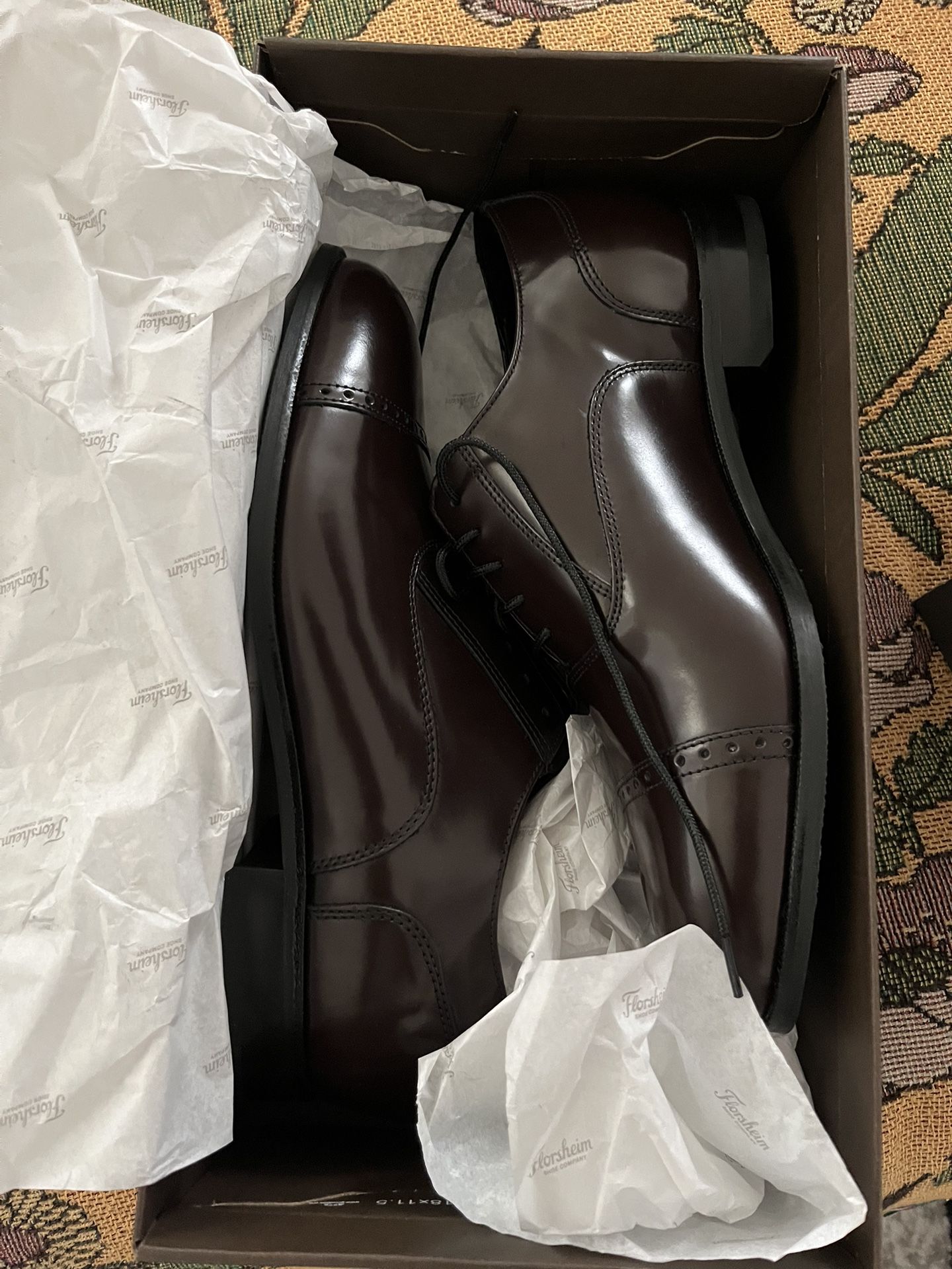 NEW Florsheim Lexington Burgundy Size 9 Men