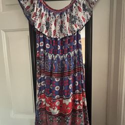 Dress - Juniors medium 