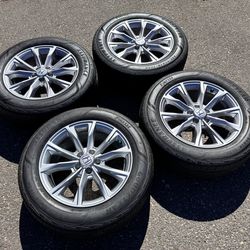 Honda CR-V wheels 235 60 18 Goodyear Assurance Finesse tires