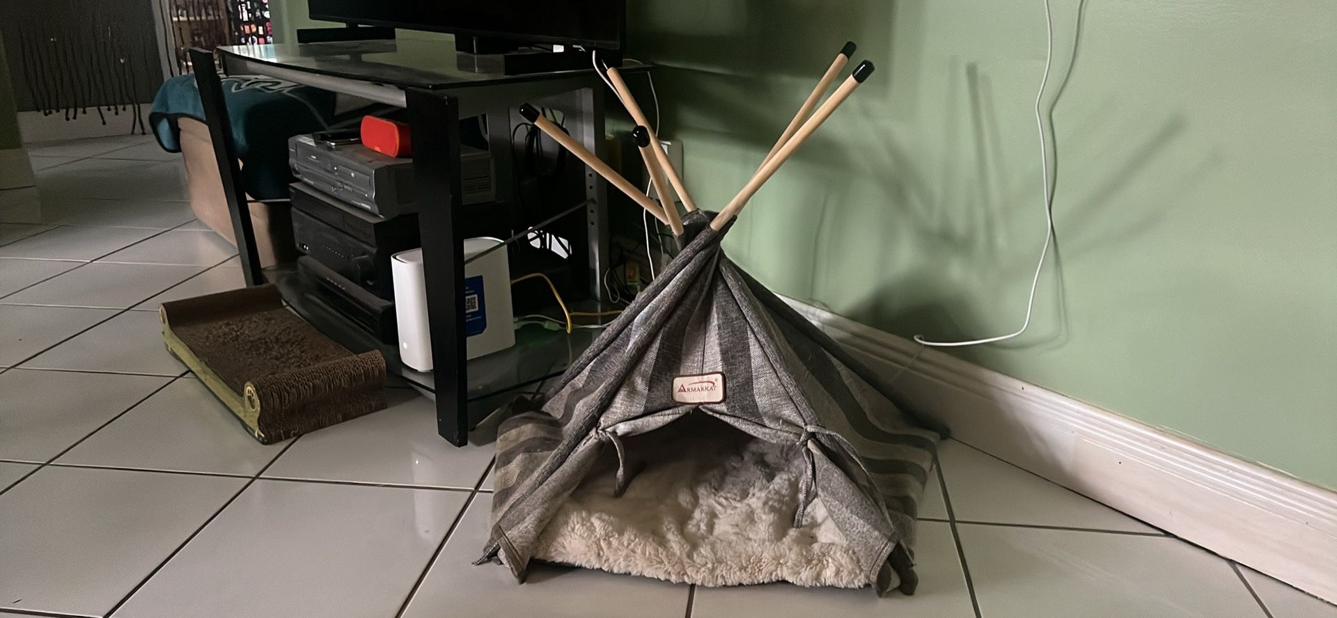 cat tee pee