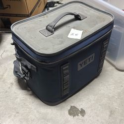 Yeti Coolers Hopper Flip 18