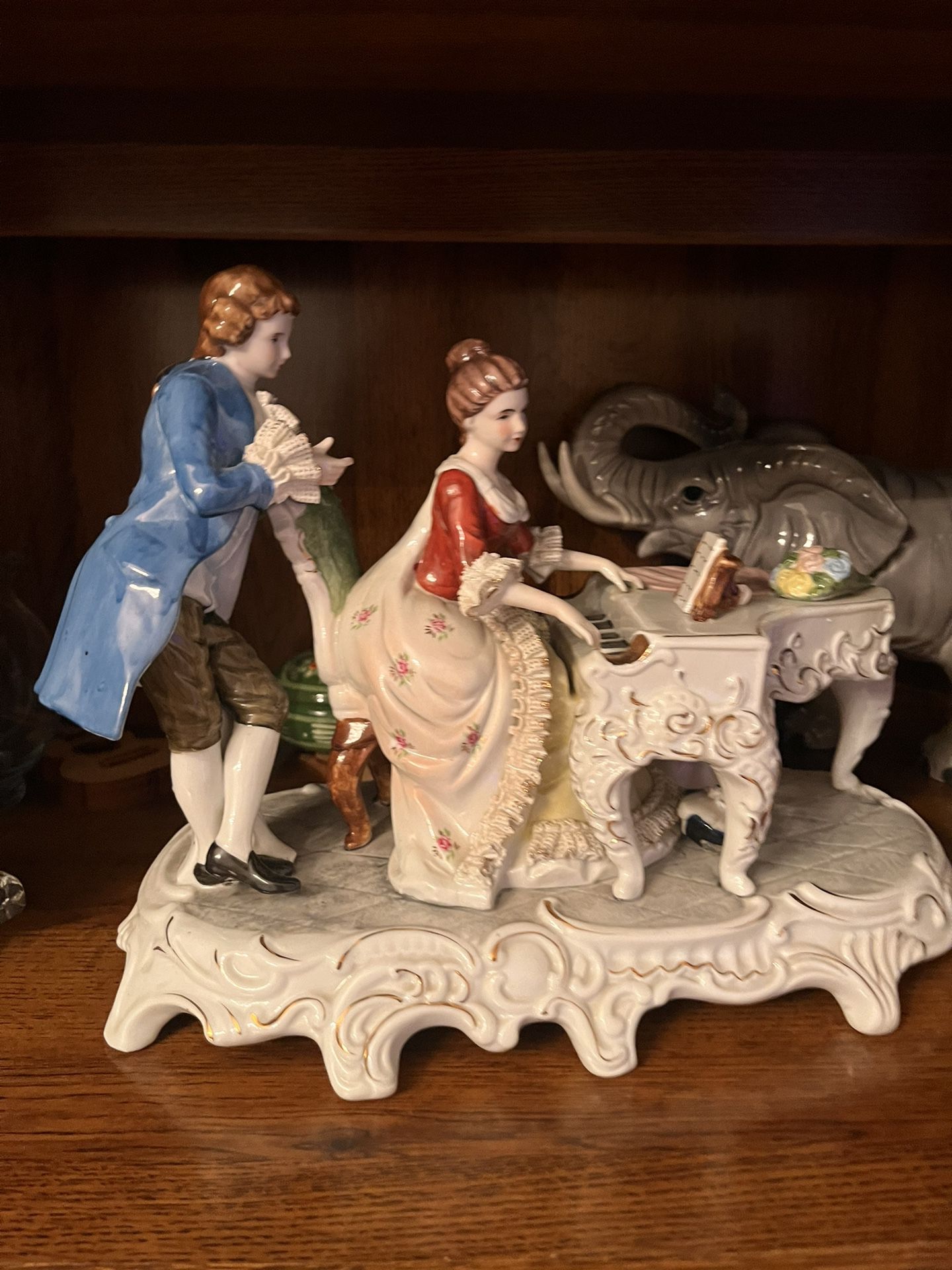 Vintage Porcelain 17th Century Lady With Man 