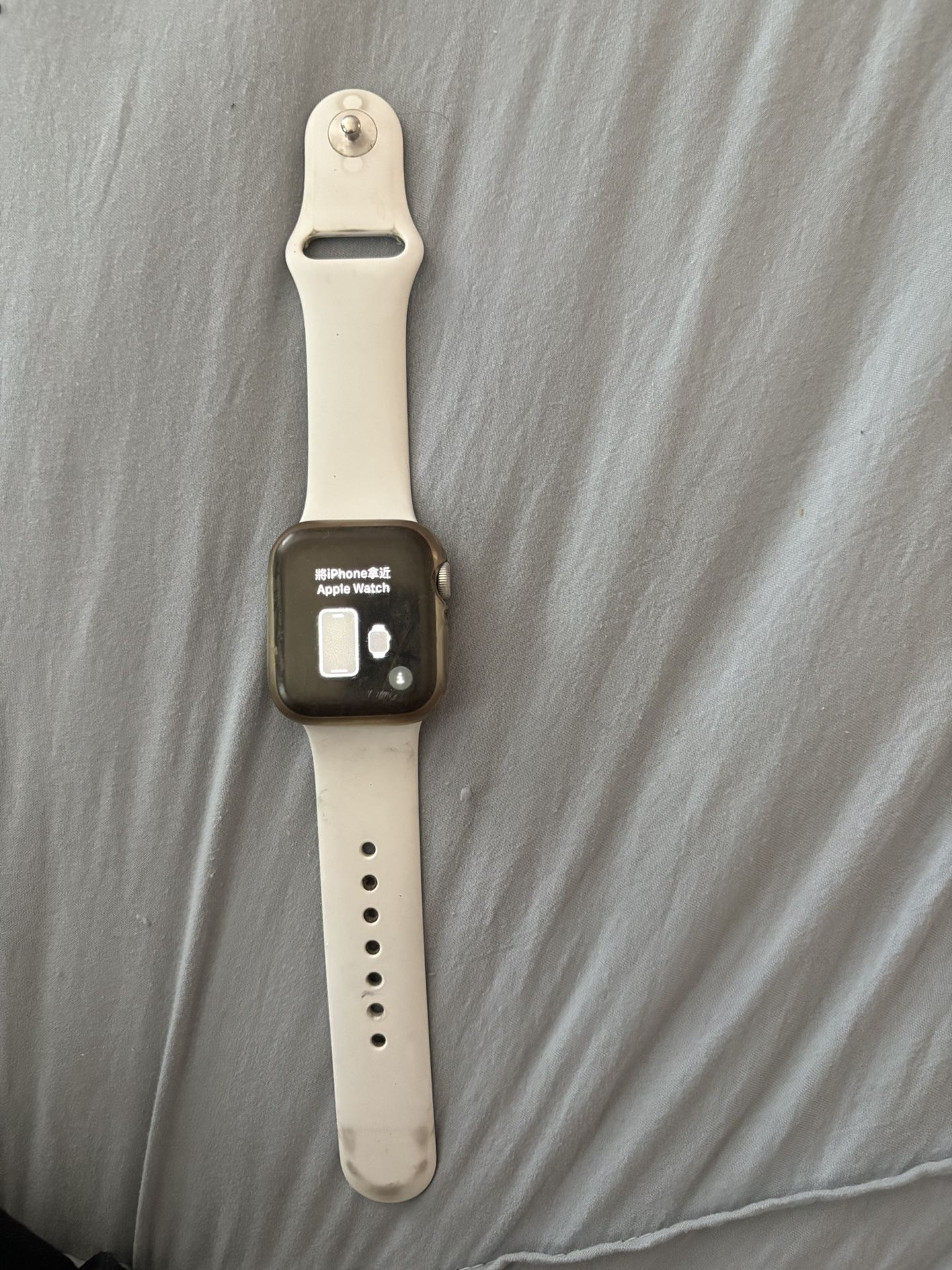 40mm Apple Watch SE
