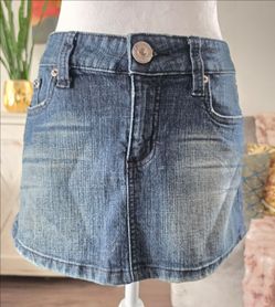Vintage Denim Mini Skirt with Button Closure