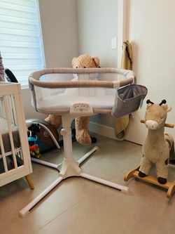 HALO Bassinest Swivel Sleeper bedside bassinet