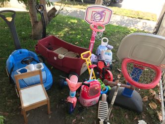 Selling toys for toddlers some are still available  see down below 👇 south La 90043