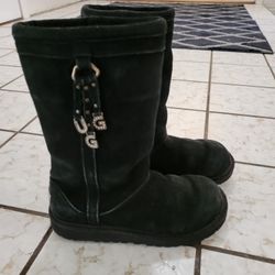 UGG WOMEN'S BLACK SUEDE BOOTS SZ 4, SZ 6 WOMEN'S SIZE