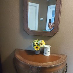 Nice matching mirror and wall table entrance