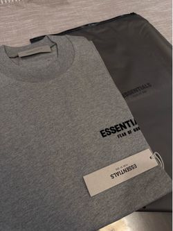MEDIUM ESSENTIALS T SHIRTS