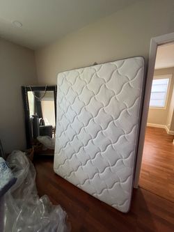 Full mattress & boxspring