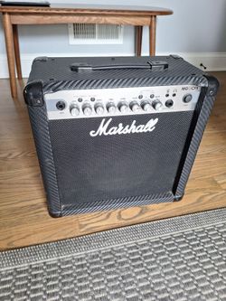 Marshall MG15CFX 15-watt Carbon Fiber Guitar Combo Amplifier