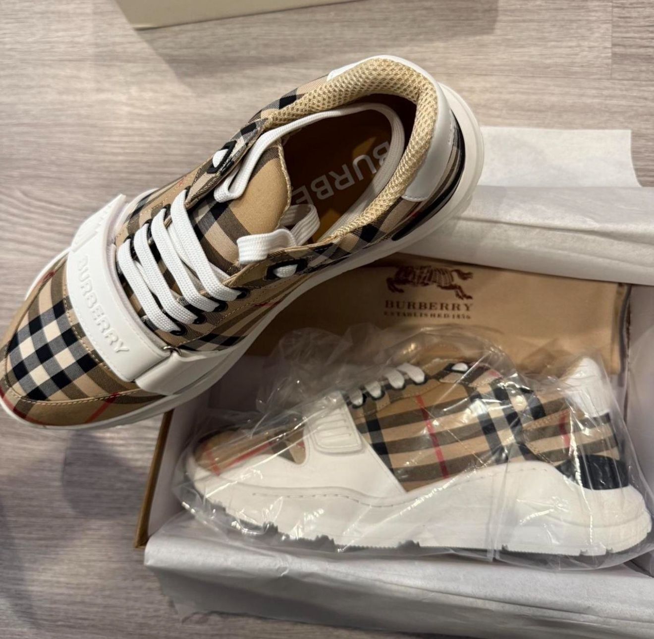 Burberry Sneakers