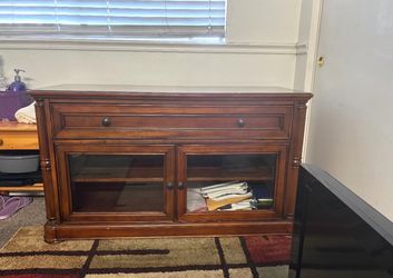 Tv stand/Dresser