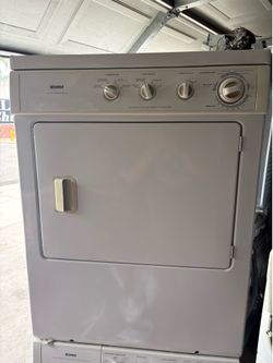 Kenmore  Gas dryer  Excellent working condition  Heavy duty  W27 D27 H36 5.9 cu ft 2 months warranty parts and labor only