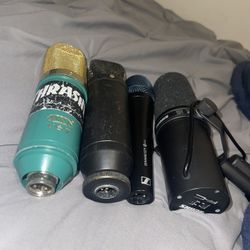 4 Used Microphones. SHURE SM7B , Rode NT1 -A, Sennheiser E935, MXL V67