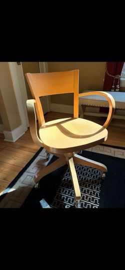 Bentwood swivel office chair by Antonio Calligaris