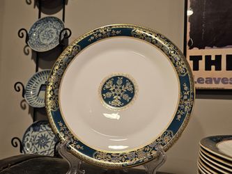Royal Doulton Carlyle 12 Settings English Fine Bone China