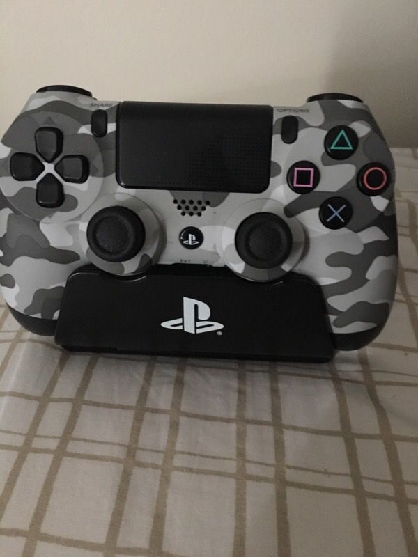 PS4 dual shock controller stand
