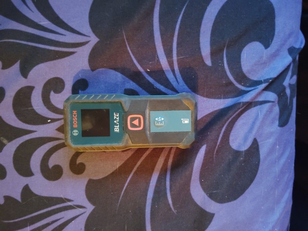 Bosch Blaze GLM-100 Foot Laser Measuring Tape