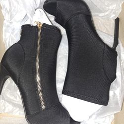 Guess Women’s Heels – Size 6, Brand New in Box