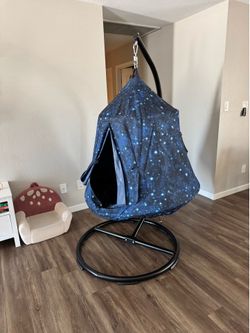 Hanging Cocoon