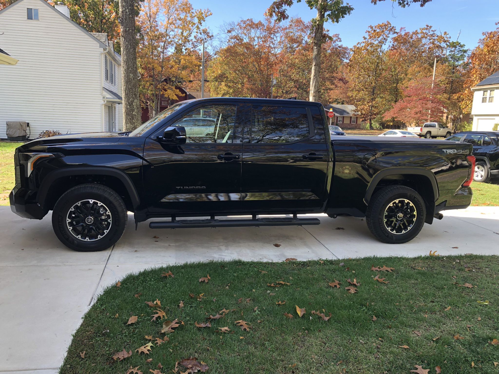 Tuxedo Low Pro Tonneau Cover . Additional Photos In real Truck .com.