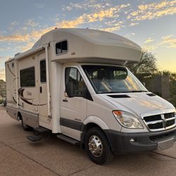 2008 Winnebago WD24H