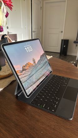 iPad Pro 3rd generation 12.9” 256 GB with Magic Keyboard