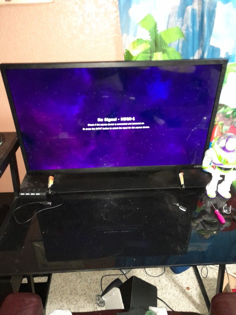 35in TV Smart With Remote