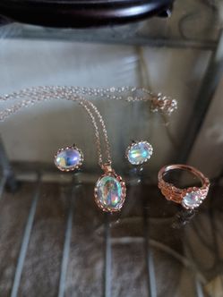 Ladies Rose Jewelry Set.