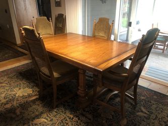 Solid Oak dinning table + 6 chairs