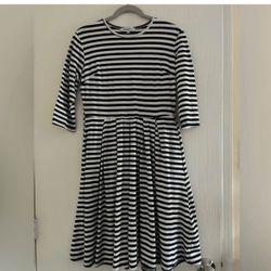 Medium Black and white stripes dress with pockets
