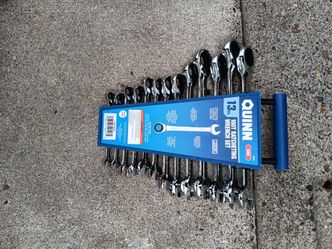 Quinn 13 piece  100t ratcheting wrench set.