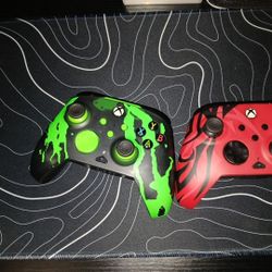 2 Wired Xbox One Controllers 