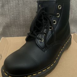 Dr. Martens 