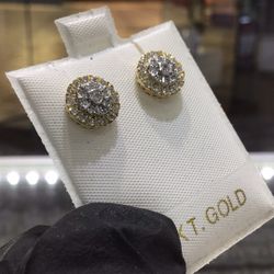 10k Gold With Lab Grown Diamond 💎💎💎 3D Style Earrings Available In Stock ..