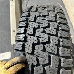 Pirelli All Terrain Tires 285/70R17