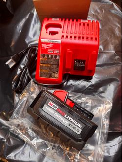 Milwaukee M18 18-Volt Lithium-Ion High Output Battery Pack 6.0Ah + Battery