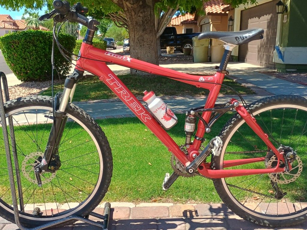 Trek Fuel EX 6 Mountain Bike