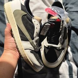 Jordan 1 Low Retro Travis Scott Olive 