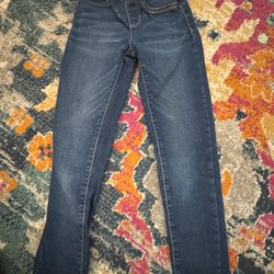 Size 8 girl’s Levi jeggings like new