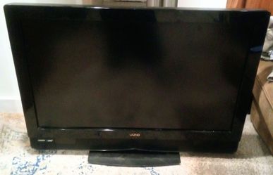 37" FLAT SCREEN Vizio LCD TV