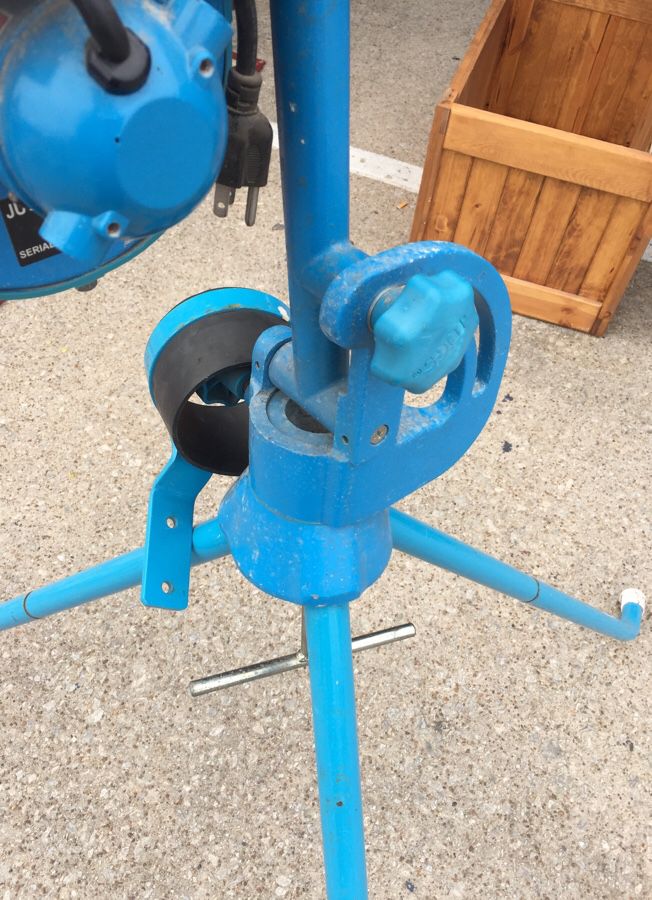 Louisville Slugger Blue Flame Pitching Machine for Sale in Alta Loma, CA -  OfferUp