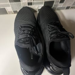 Black Air Max 270