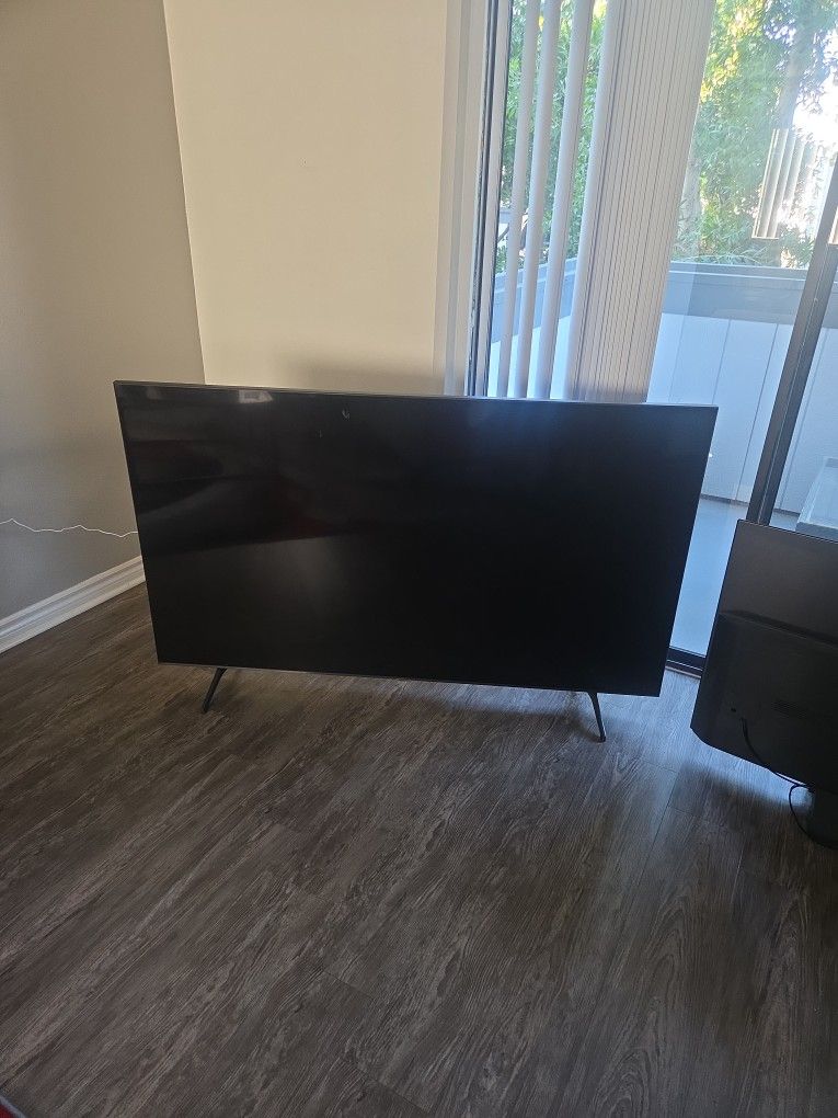 65" Class 7 series LED 4k UHD smart Tizen TV - Mint Condition